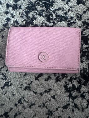 CHANEL Light Pink Leather Small Wallet with CC Medallion
